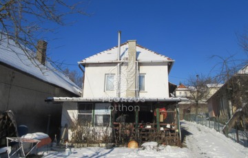 Eladó családi ház
