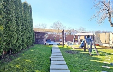 Eladó családi ház