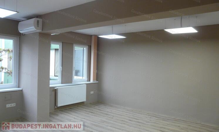 Szolnok belvárosi irodaházban irodák kiadók!                                 