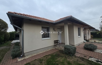 Eladó családi ház
