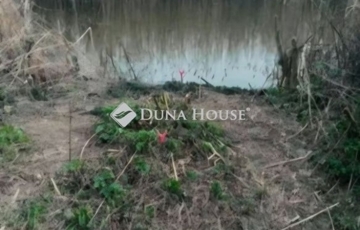 Eladó telek/földterület