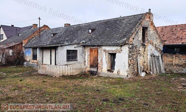 Eladó felújítandó CSALÁDI  HÁZ NEMESGULÁCS!                                 