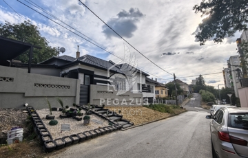 Eladó családi ház