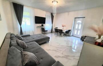 Eladó családi ház