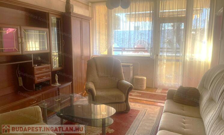 Szolnokon a Madách utcában 2 szobás lakás eladó!                                 