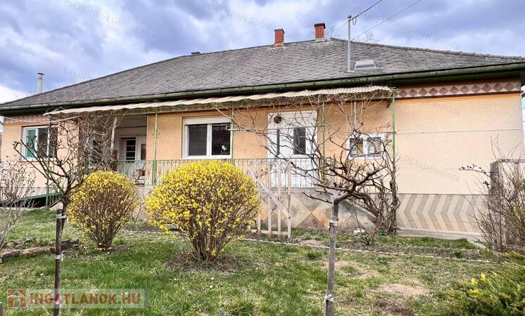 Nyugalmas falusi környezet