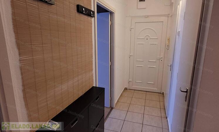 Jászberényben eladó felújított lakás                                 