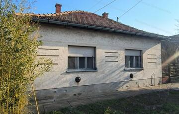 Eladó családi ház