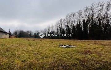 Eladó telek/földterület