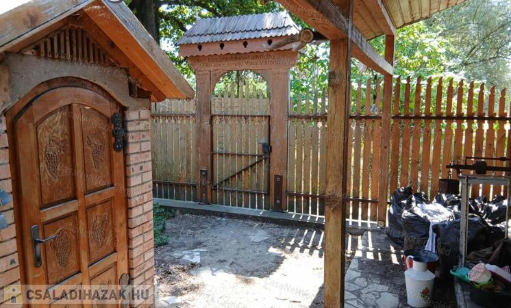 ELADÓ TANYA Tápiószentmártonban                                 