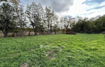 Eladó telek/földterület