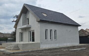 Eladó családi ház