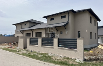 Eladó családi ház