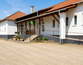 Eladó családi ház Újhartyán 180 000 000 Ft