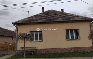 Eladó családi ház