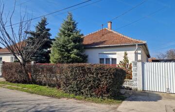 Eladó családi ház