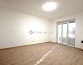 Eladó lakás Komló 16 900 000 Ft