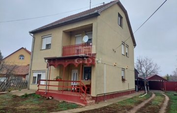Eladó családi ház