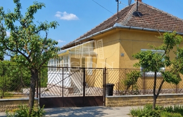 Eladó családi ház