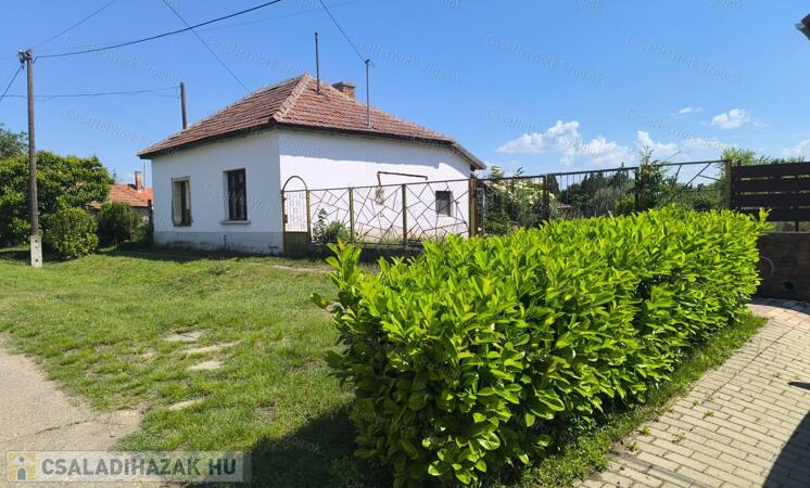 Rákóczifalvai 45 m2-es családi ház eladó!                                 