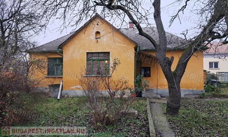 Kedvező áron és lokációban eladó CSALÁDI HÁZ KÖVESKÁLON                                 