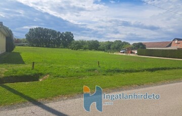 Eladó telek/földterület