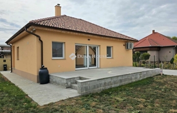 Eladó családi ház