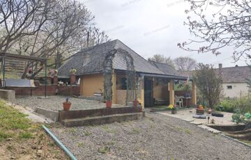 Eladó családi ház