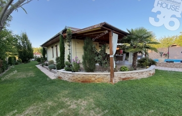 Eladó családi ház