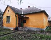 Kedvező áron és lokációban eladó CSALÁDI HÁZ KÖVESKÁLON