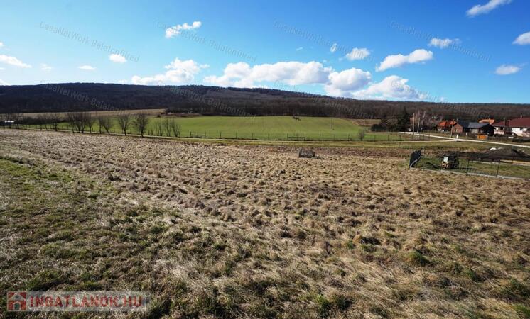 Kiváló befektetési lehetőség - ELADÓ TELEK EPLÉNYBEN