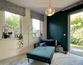 Eladó családi ház Üröm 219 900 000 Ft