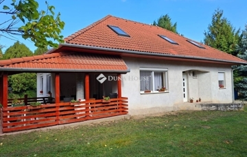 Eladó családi ház
