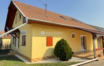 Eladó családi ház