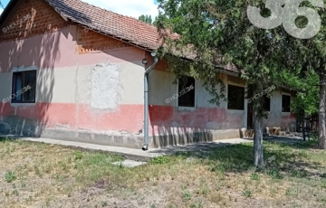 Eladó családi ház