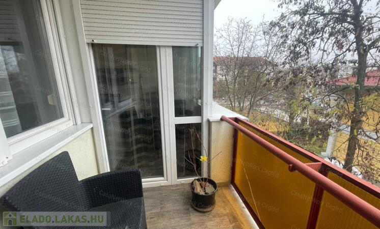 Teljeskörűen felújított 3 szobás lakás eladó!                                 