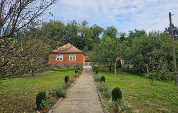 Eladó családi ház