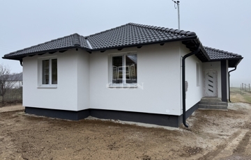 Eladó családi ház