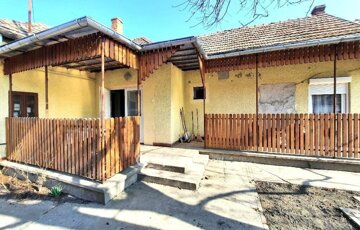 Eladó családi ház