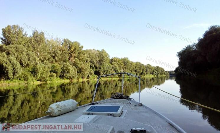 ELADÓ TÖBB GENERÁCIÓ LAKHATÁSÁRA ALKALMAS CSALÁDI HÁZ!                                 