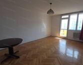 Eladó nagy erkélyes 2 szobás 3. emeleti lakás Oroszlányon