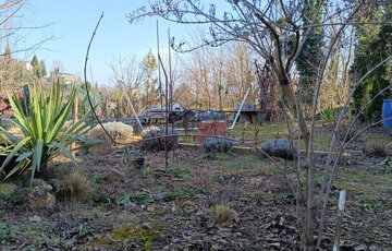 Eladó telek/földterület