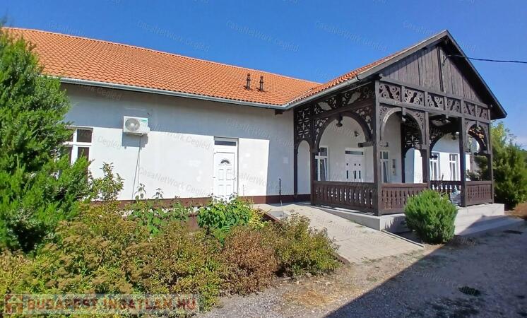 ELADÓ 11 SORHÁZI LAKÁS TÁPIÓSZELÉN! PINCE!                                 