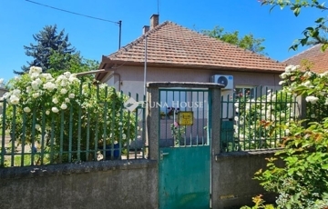 Eladó családi ház