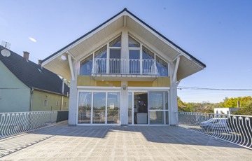 Eladó családi ház