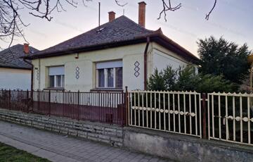 Eladó családi ház