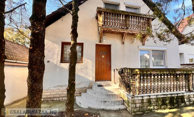 Tágas, nyugodt otthon egy családnak                                 