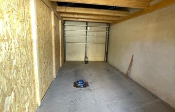Eladó garázs