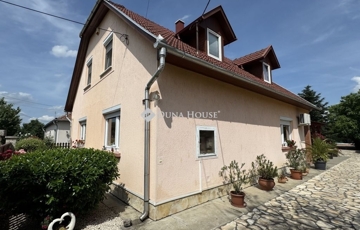 Eladó családi ház