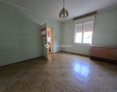 Eladó családi ház Pécs 26 900 000 Ft